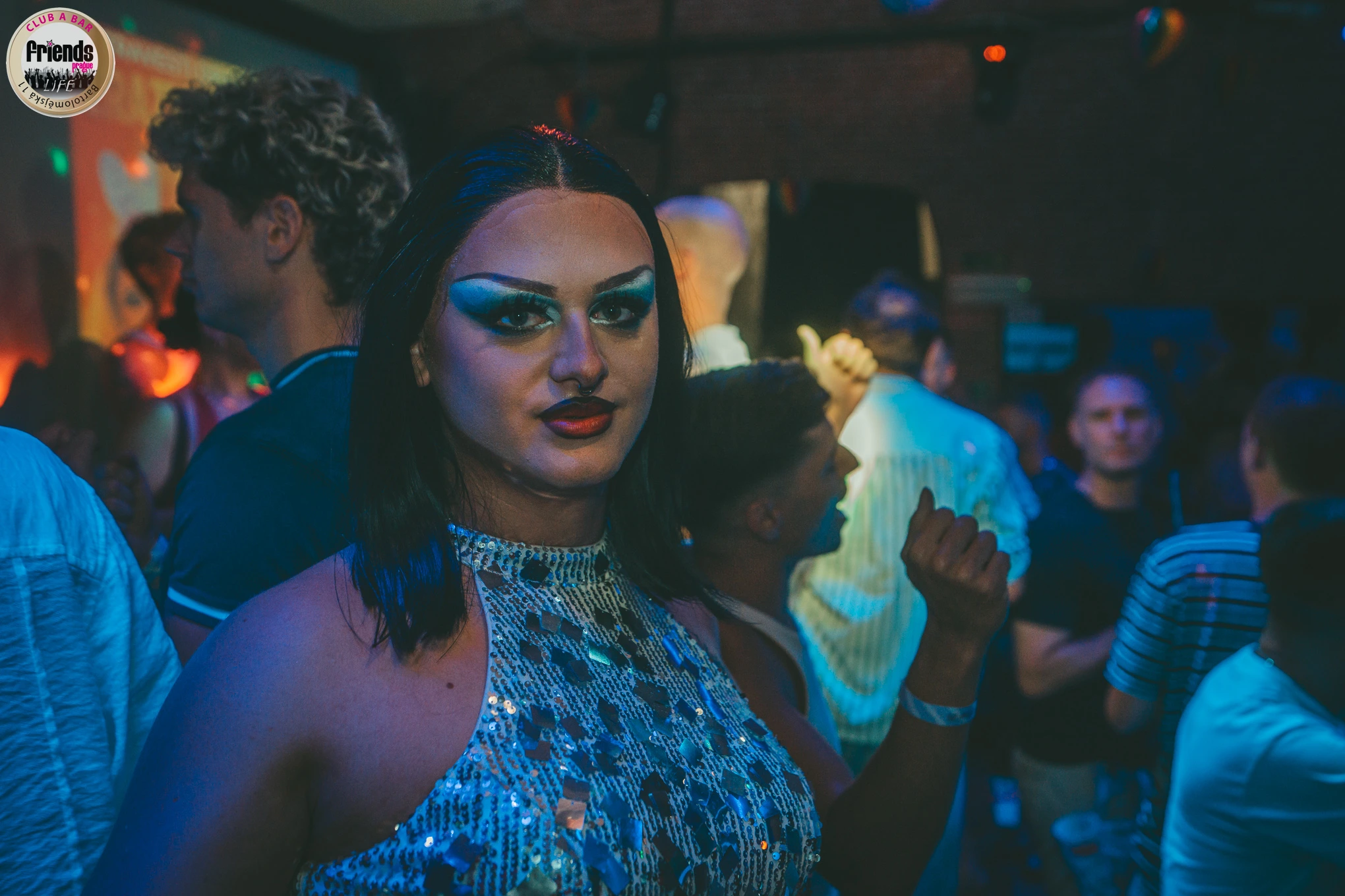 EXTRA PRIDE Travesti show by Vlasta Wild, Lucy, Joanne